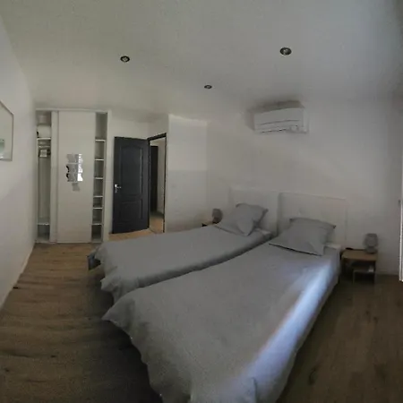 Апартаменти Villa-appartement De 65 M2 A Агд