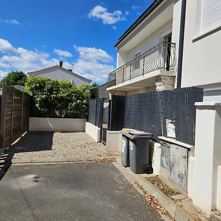 Villa-appartement De 65 M2 A *