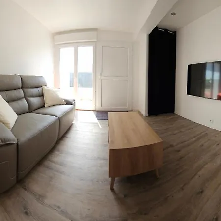 Апартаменты Villa-appartement De 65 M2 A