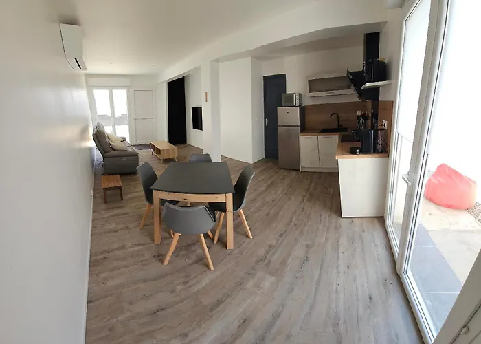 Villa-appartement De 70 M2 à Appartement Agde